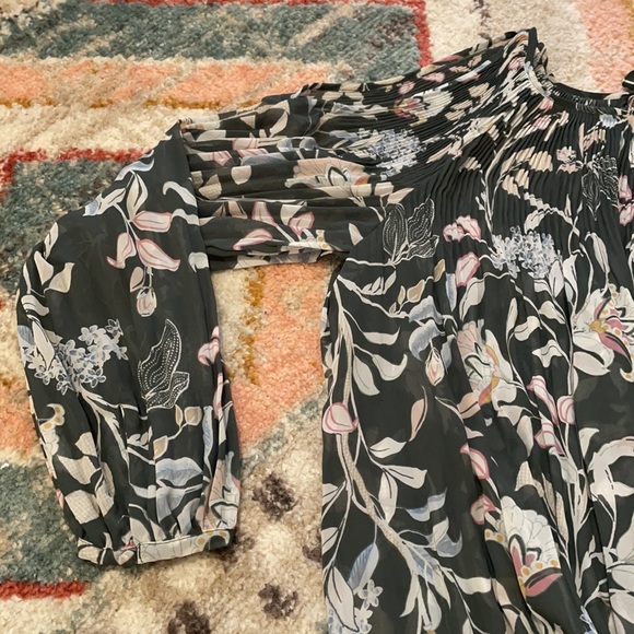 Floral blouse - Picture 3 of 4